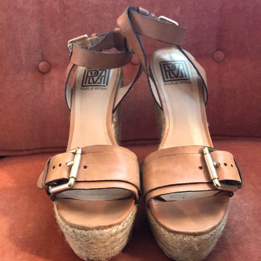 Pour La Victoire Wedges